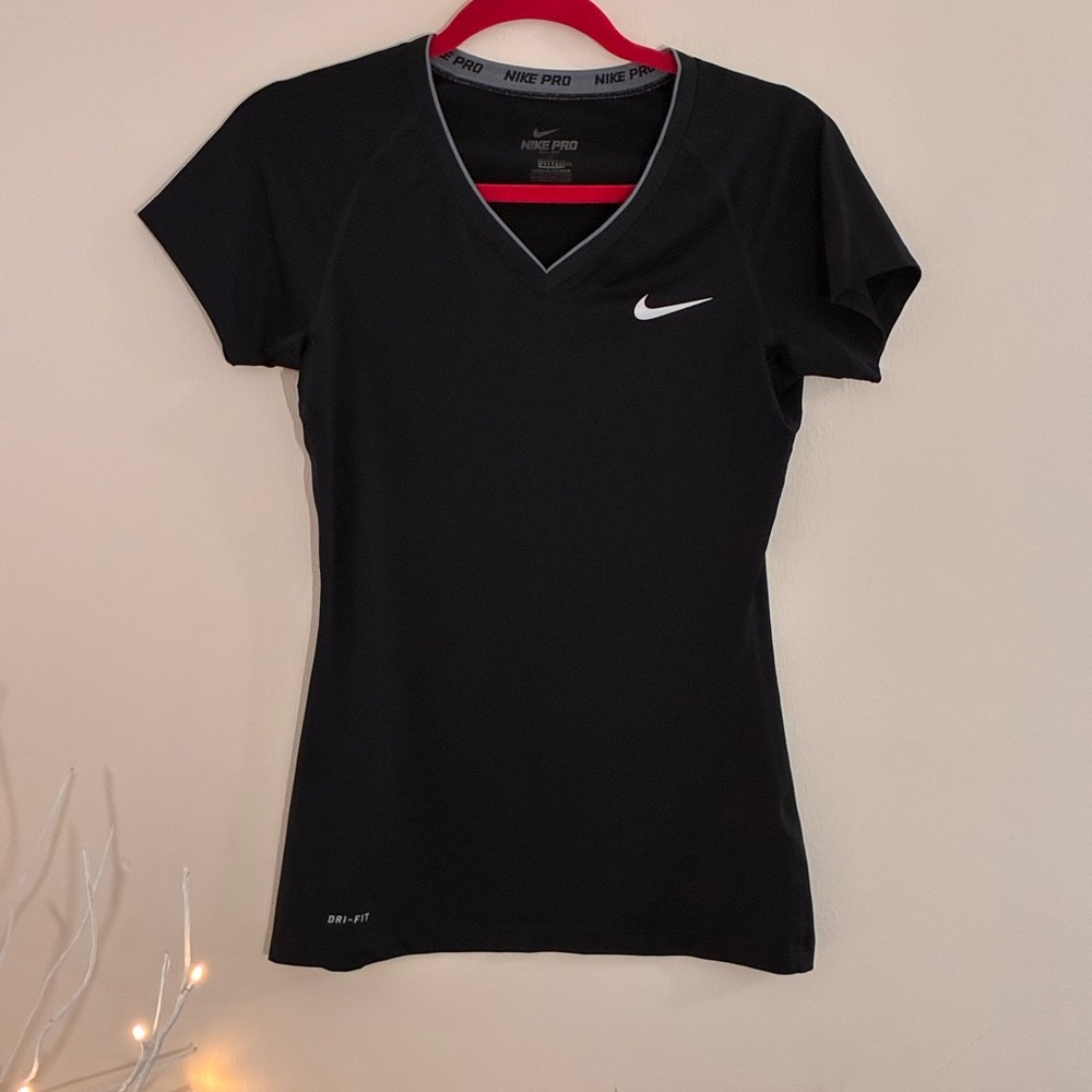 Nike Pro Dri-Fit Fitted Black Athletic Tee Women’s Small